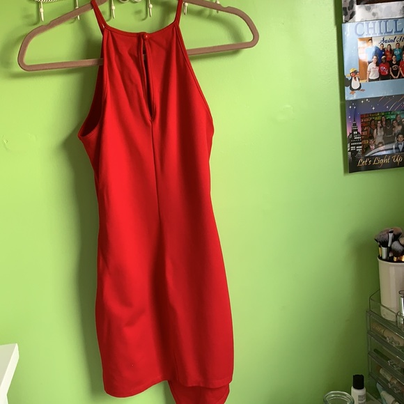 Red halter neck dress Windsor - Picture 2 of 6